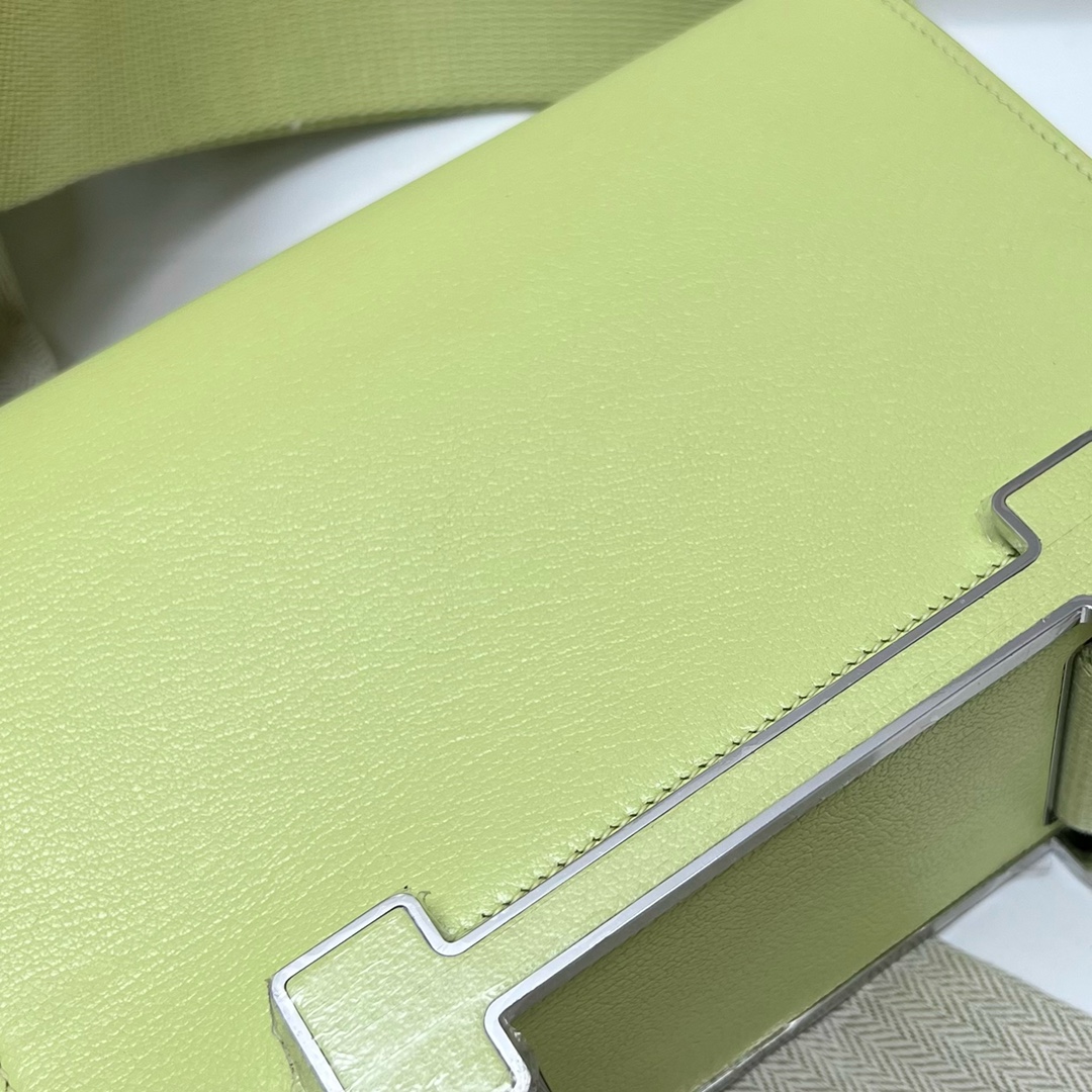 Hermes Geta Shoulder Bag In Green Kiwi Mysore Goatskin Leather